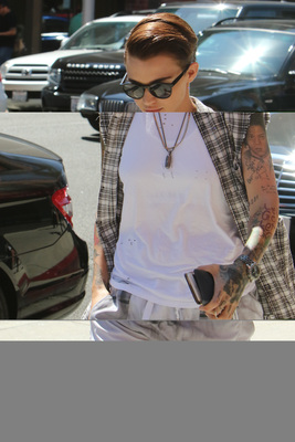 Ruby Rose Poster 2694675