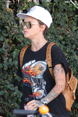 Ruby Rose Poster 2695794