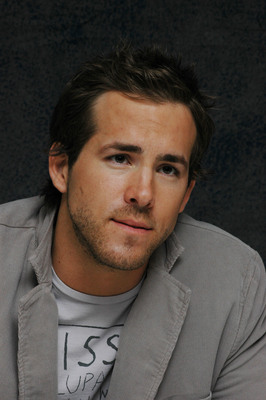 Ryan Reynolds Poster 2218451