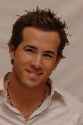 Ryan Reynolds Poster 2218454