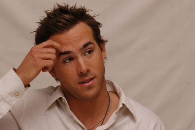 Ryan Reynolds Poster 2218480