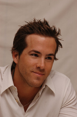 Ryan Reynolds Poster 2218482