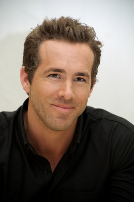 Ryan Reynolds Poster 2221434