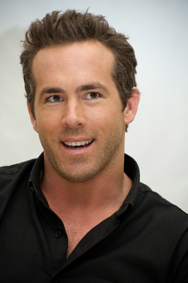 Ryan Reynolds Poster 2221436