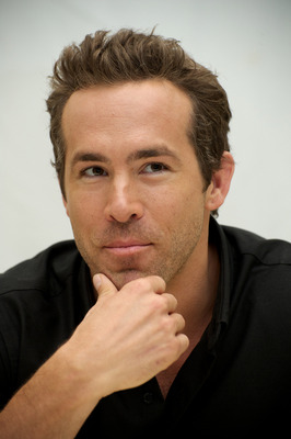 Ryan Reynolds Poster 2221438