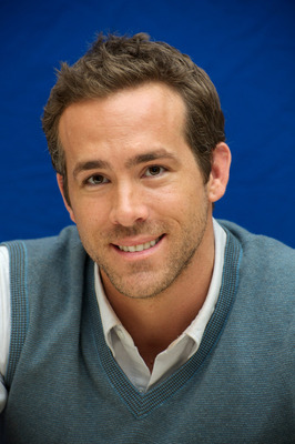 Ryan Reynolds Poster 2243840