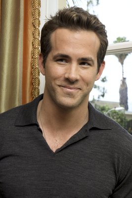Ryan Reynolds Poster 2251632