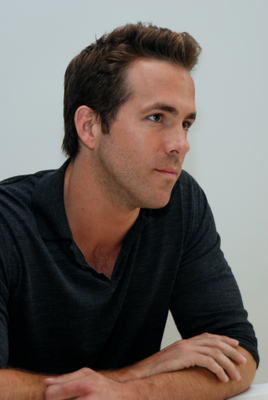 Ryan Reynolds Poster 2251643