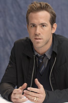 Ryan Reynolds Poster 2251658