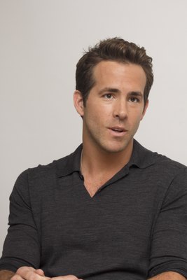 Ryan Reynolds Poster 2251670
