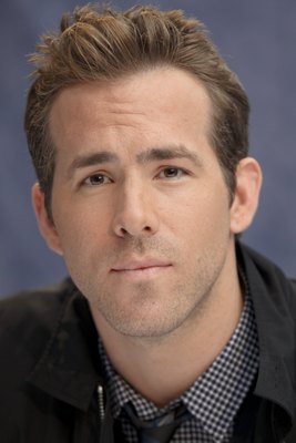 Ryan Reynolds Poster 2251672