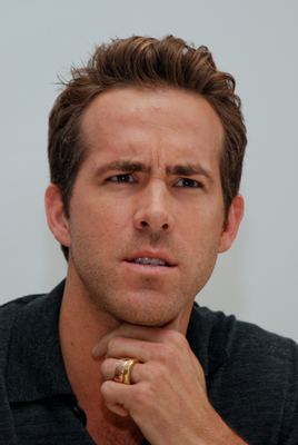 Ryan Reynolds Poster 2251674
