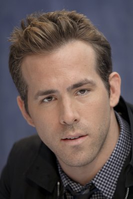 Ryan Reynolds Poster 2251683