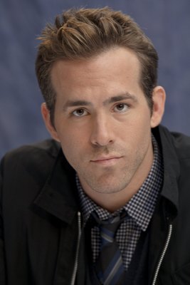 Ryan Reynolds Poster 2251690