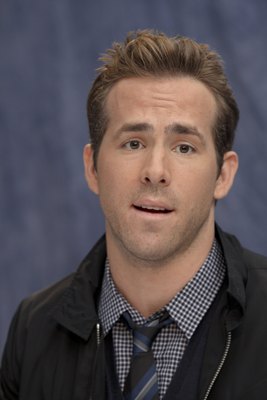 Ryan Reynolds Poster 2251704