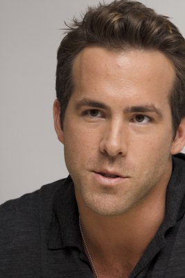 Ryan Reynolds Poster 2251709