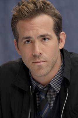 Ryan Reynolds Poster 2251710
