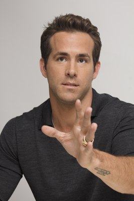 Ryan Reynolds Poster 2251736