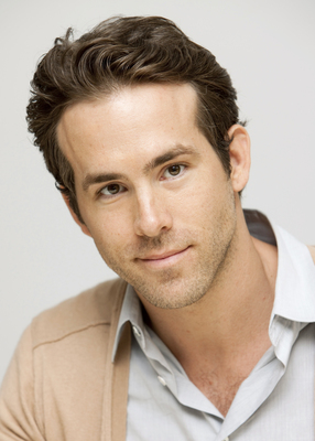 Ryan Reynolds Poster 2309035