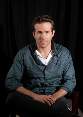 Ryan Reynolds Poster 2340713