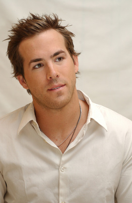 Ryan Reynolds Poster 2345347