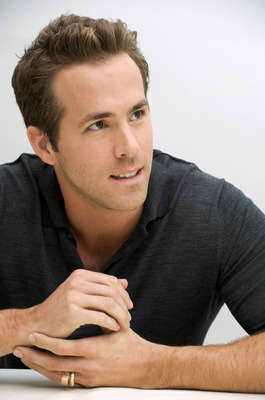 Ryan Reynolds Poster 2345348