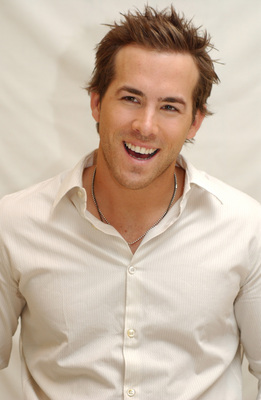 Ryan Reynolds Poster 2345349