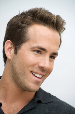 Ryan Reynolds Poster 2345355