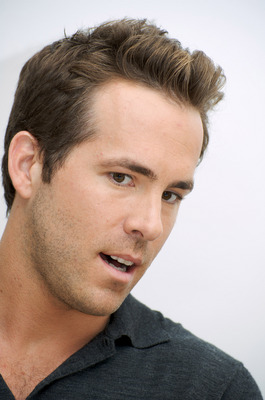 Ryan Reynolds Poster 2345359