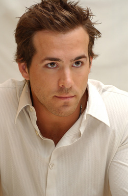 Ryan Reynolds Poster 2393913