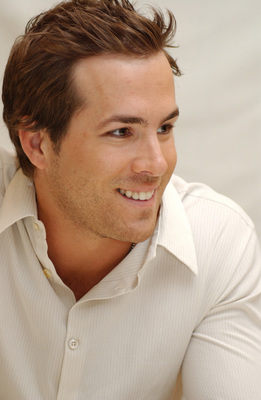Ryan Reynolds Poster 2393914