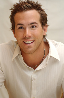 Ryan Reynolds Poster 2393915