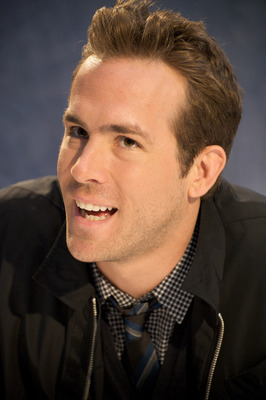 Ryan Reynolds Poster 2424420