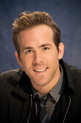 Ryan Reynolds Poster 2424424