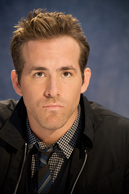 Ryan Reynolds Poster 2424428