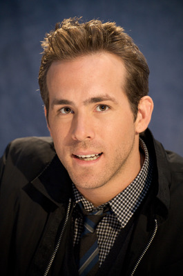Ryan Reynolds Poster 2424431