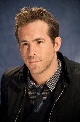 Ryan Reynolds Poster 2424434