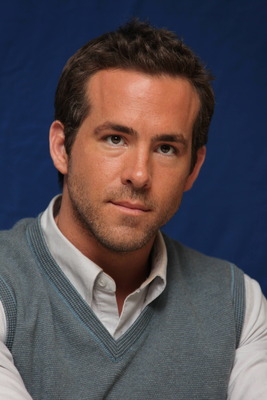 Ryan Reynolds Poster 2447294