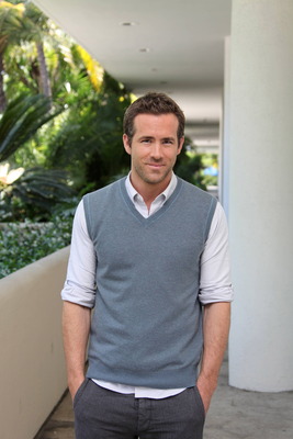 Ryan Reynolds Poster 2447295
