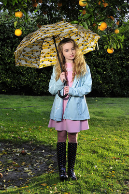 Sabrina Carpenter Poster 2374494