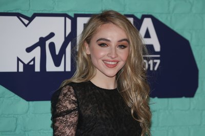 Sabrina Carpenter Poster 2872480