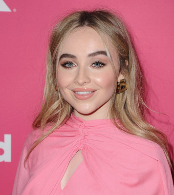 Sabrina Carpenter Poster 2918768