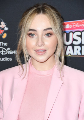 Sabrina Carpenter Poster 3812936