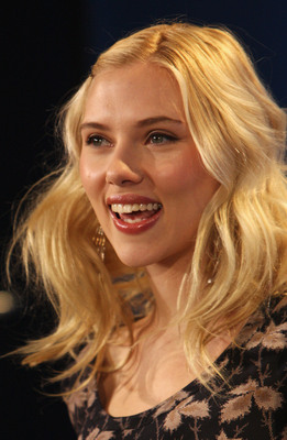 Scarlett Johansson Poster 2076435