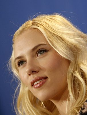 Scarlett Johansson Poster 2076466