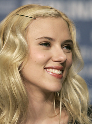 Scarlett Johansson Poster 2076474