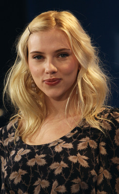 Scarlett Johansson Poster 2076480