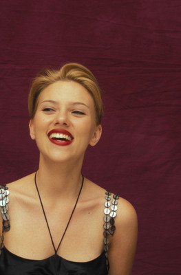 Scarlett Johansson Poster 2086355