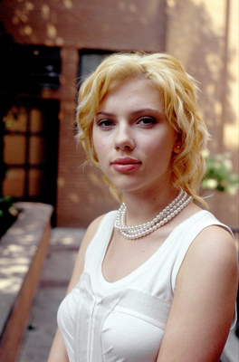 Scarlett Johansson Poster 2086397