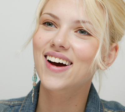 Scarlett Johansson Poster 2238304
